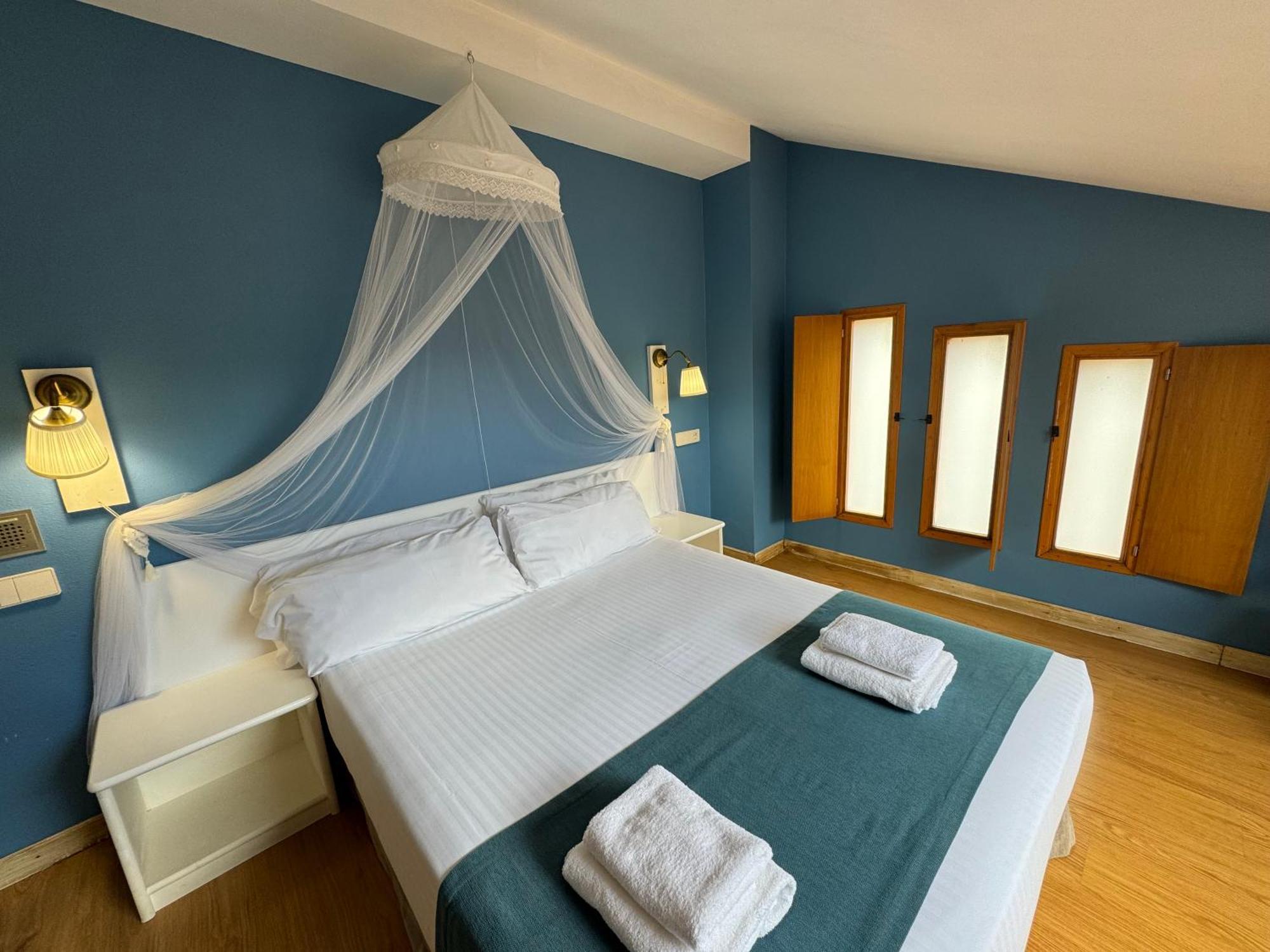 Hotel Jakue Puente la Reina Kültér fotó