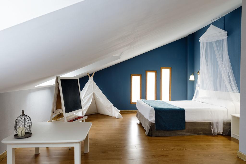 Hotel Jakue Puente la Reina Kültér fotó
