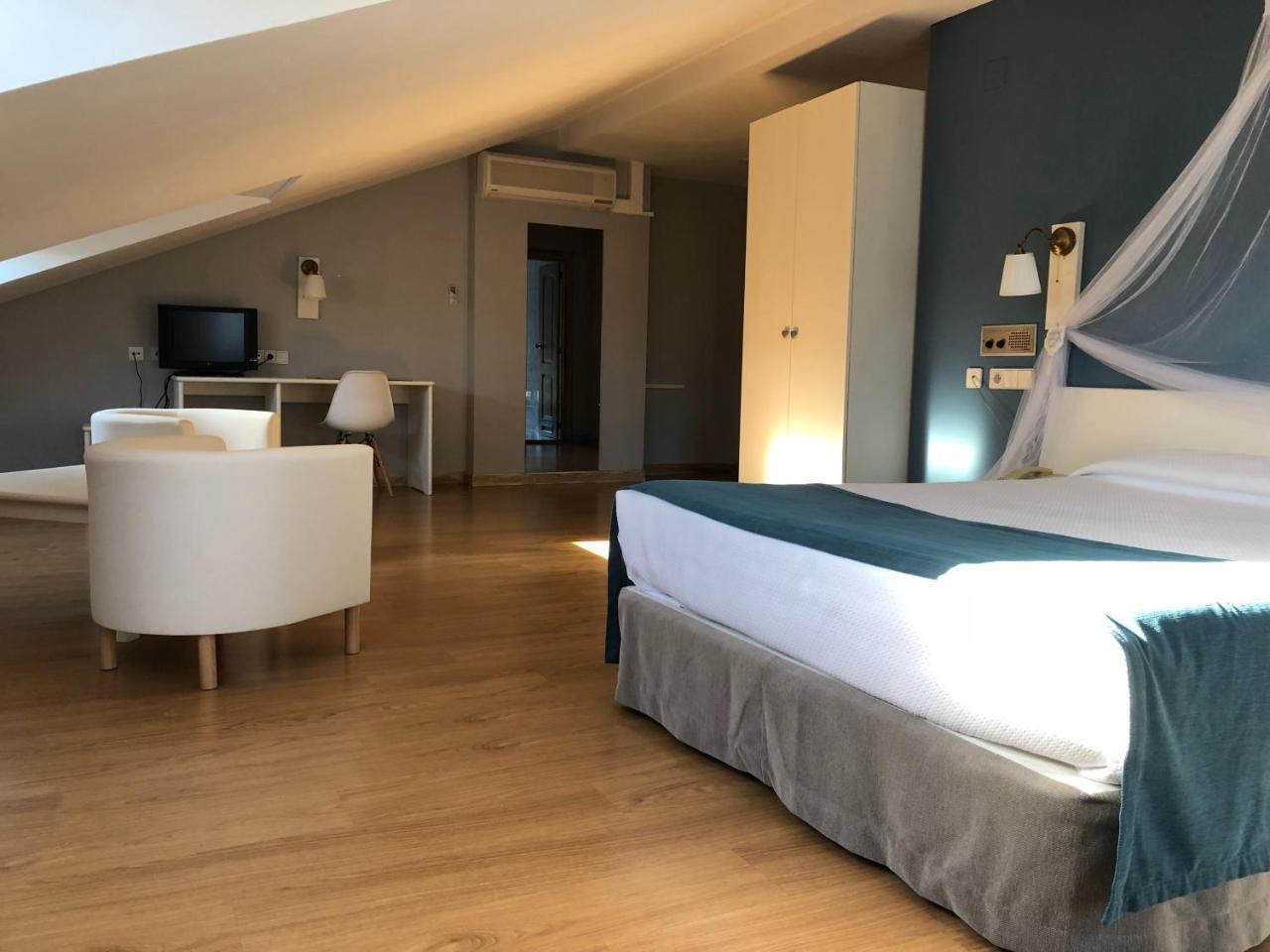 Hotel Jakue Puente la Reina Kültér fotó