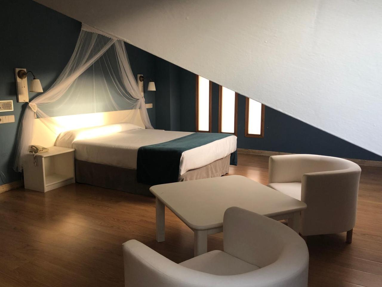 Hotel Jakue Puente la Reina Kültér fotó